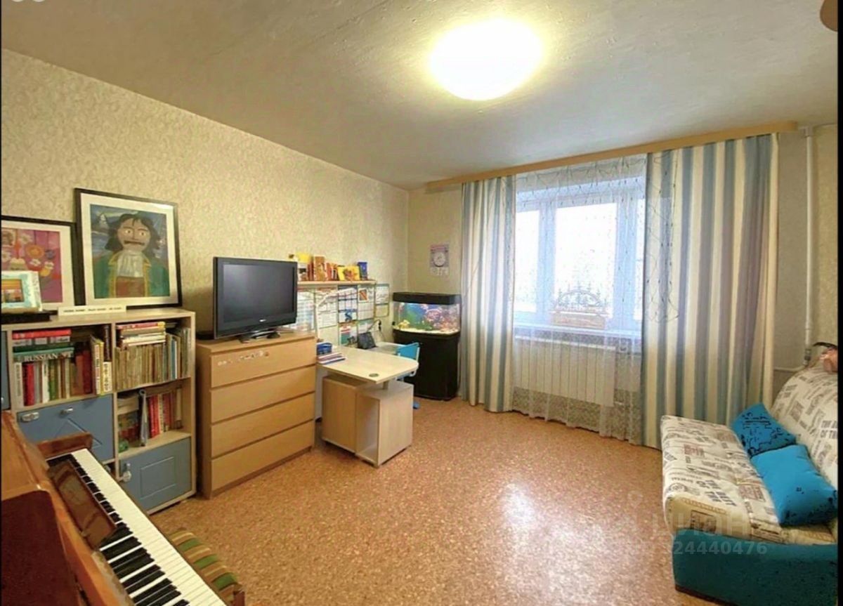 Продажа 3-комн квартиры на вторичном рынке 1-я Вольская улица, 10