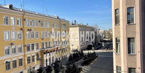 4-комн квартира 6-я Красноармейская ул. ,  д. 22