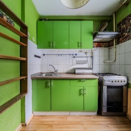 Продажа 4-комн квартиры на вторичном рынке Трамвайный пр-кт,  д. 19 к2