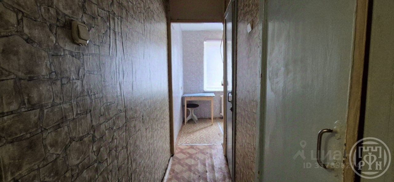 Продажа 2-комн квартиры на вторичном рынке пос. Заводской, 1