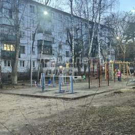 Продажа 1-комн квартиры на вторичном рынке Малаховка, ул Комсомольская,  д. 11