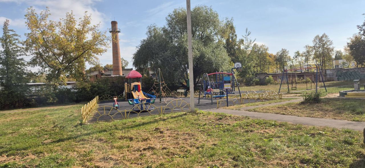 Продажа 2-комн квартиры на вторичном рынке Западный мкр, улица Рабочая, 45