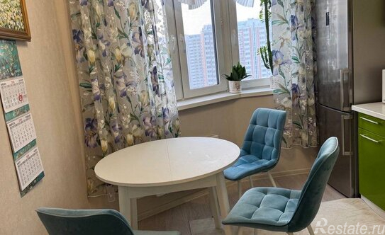 Продажа 1-комн квартиры на вторичном рынке Московский г, Бианки ул,  д. 4 к2