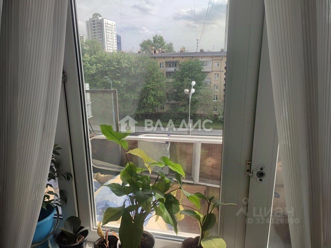 Продажа 2-комн квартиры на вторичном рынке проспект Маршала Жукова, 26