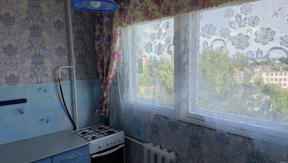 Продажа 2-комн квартиры на вторичном рынке Коммунар г, Школьная ул,  д. 24