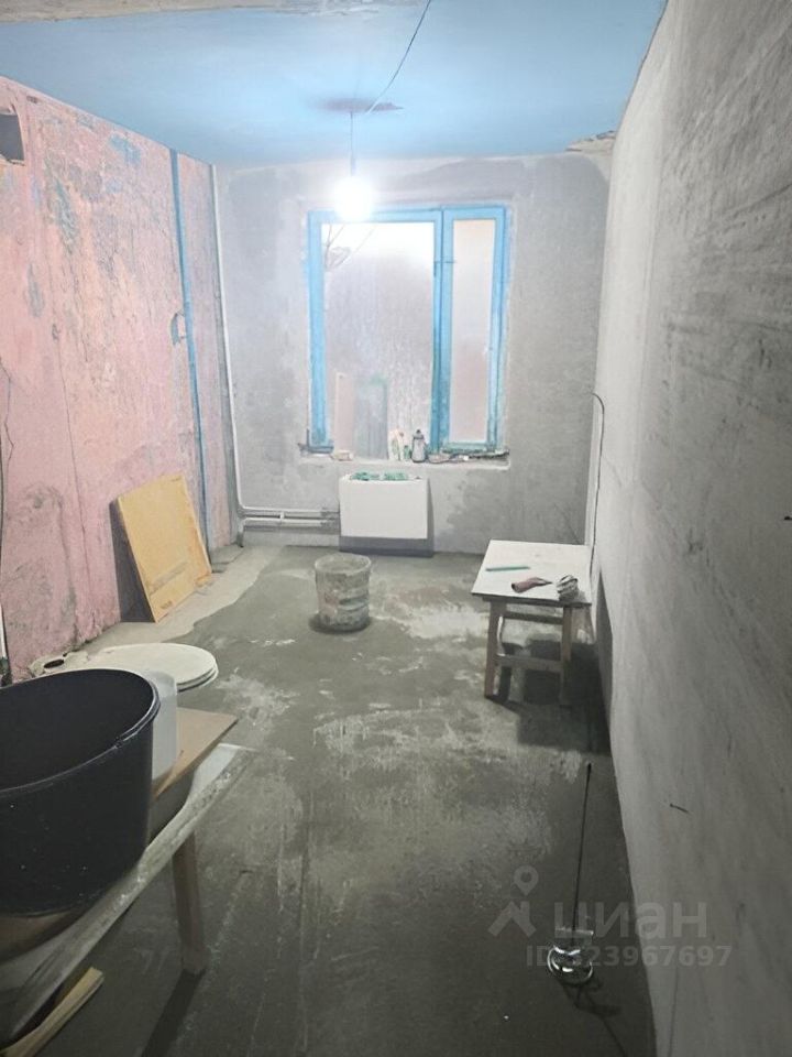 Продажа 3-комн квартиры на вторичном рынке Днепропетровская улица, 27к1