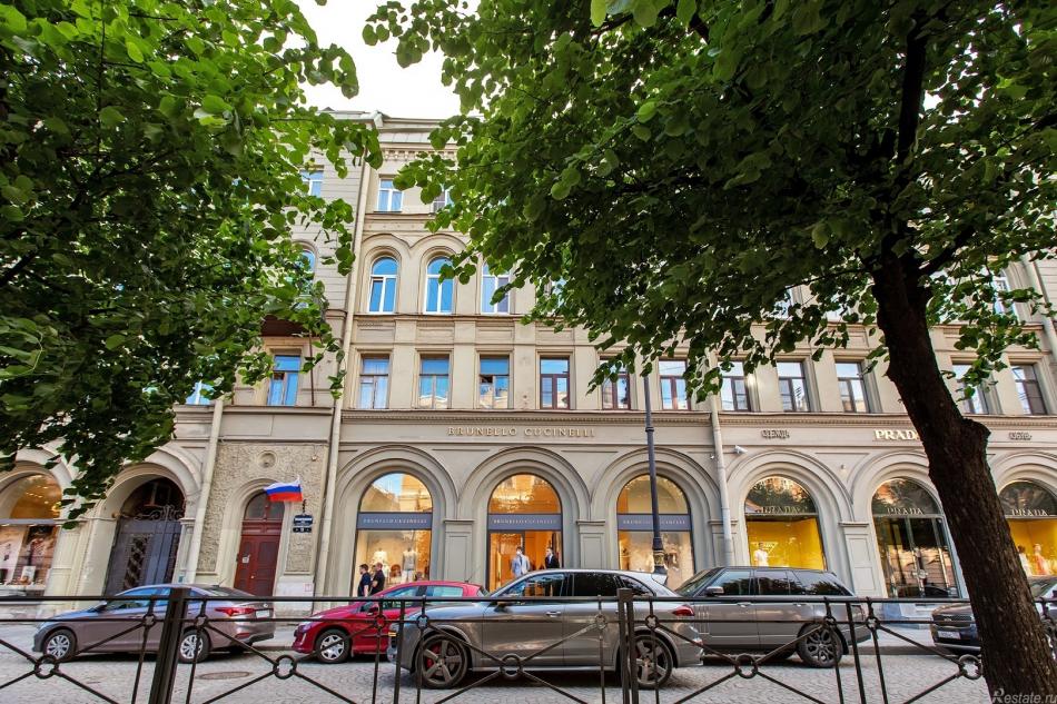 Продажа 4-комн квартиры на вторичном рынке Большая Конюшенная ул,  д. 13