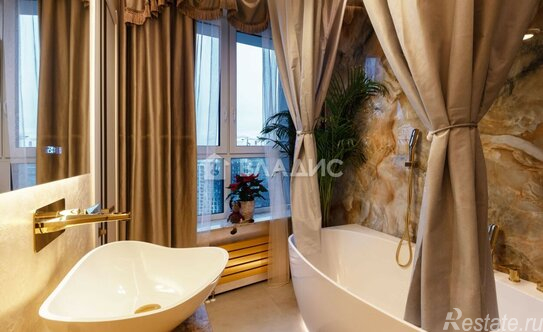 Продажа 2-комн квартиры на вторичном рынке улица Петра Алексеева,  д. 14