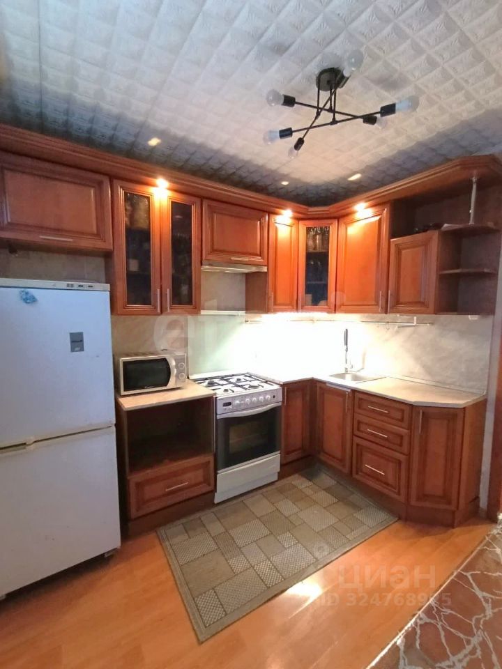 Продажа 3-комн квартиры на вторичном рынке пос. Романовка, 23