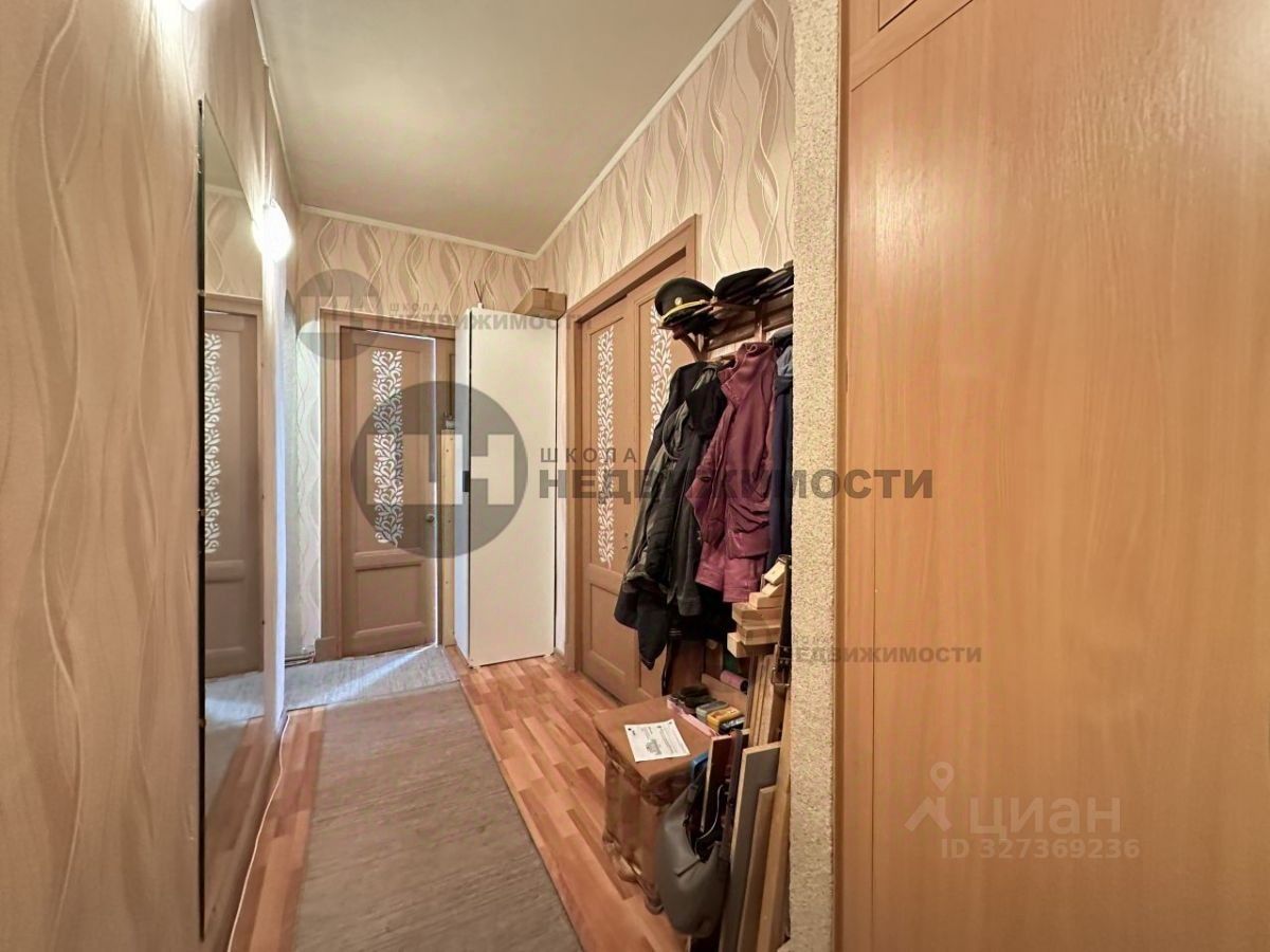 Продажа 3-комн квартиры на вторичном рынке Среднеохтинский проспект, 40