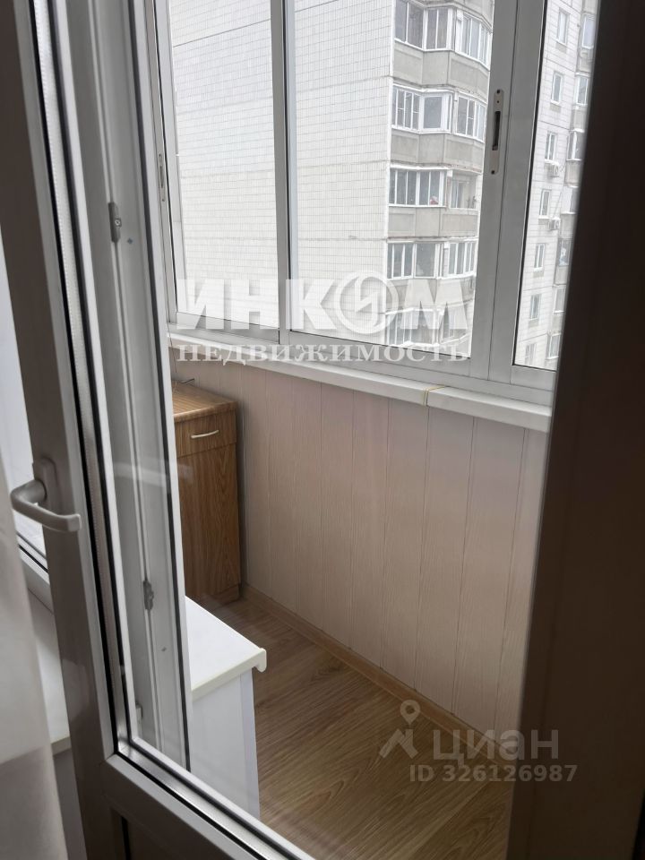 Продажа 3-комн квартиры на вторичном рынке улица Кутузова,  д. 5