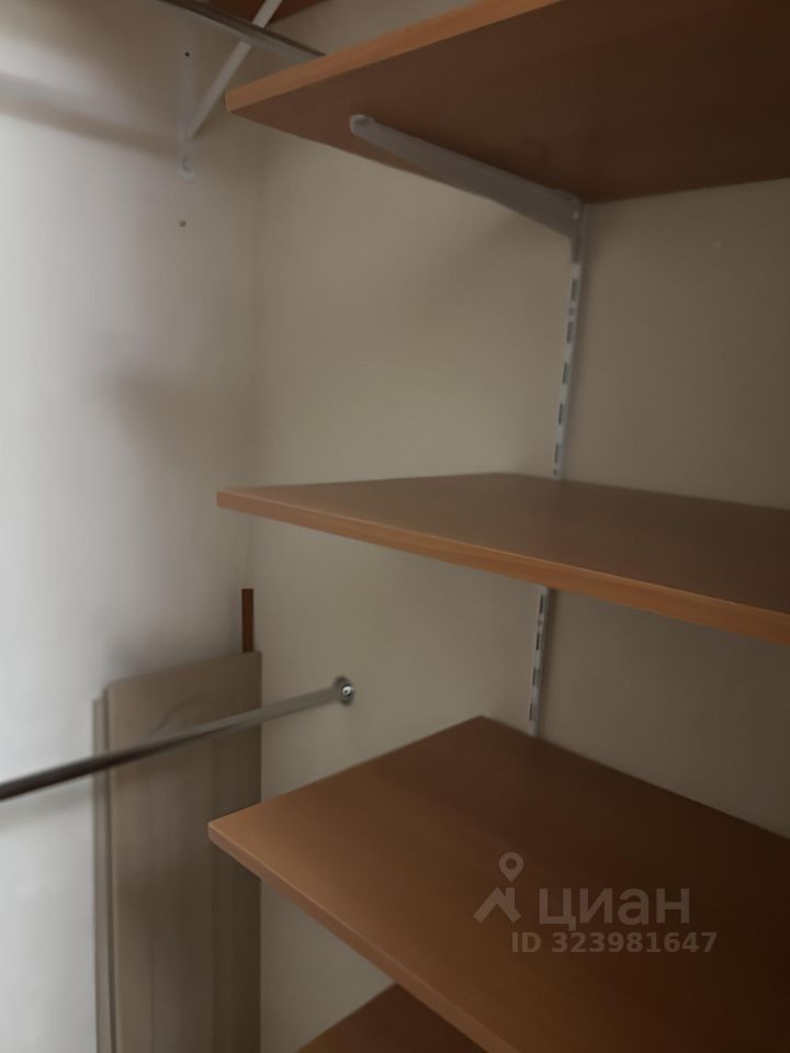 Аренда 1-комн квартиры на вторичном рынке Симферопольский бульвар, 24к4