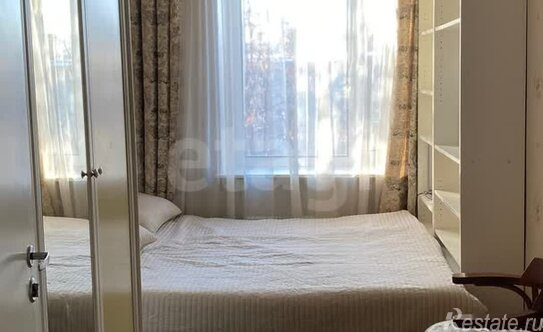 Продажа 3-комн квартиры на вторичном рынке Севастопольский пр-кт,  д. 21