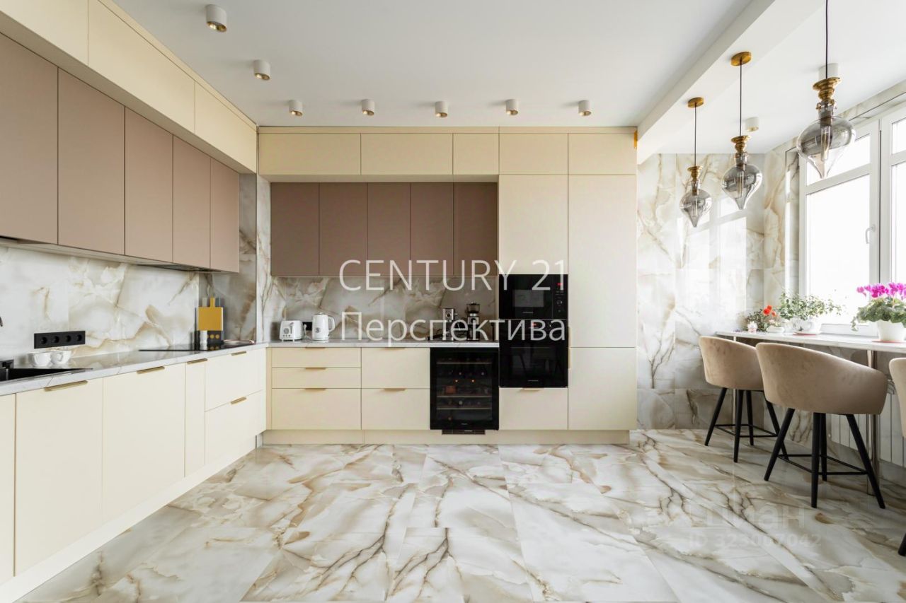 Продажа 3-комн квартиры на вторичном рынке пос. Развилка, проезд Римский, 13