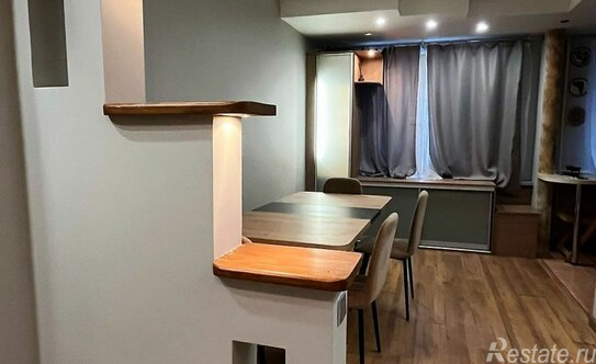 Продажа 3-комн квартиры на вторичном рынке ул Молостовых,  д. 11,  к. 1