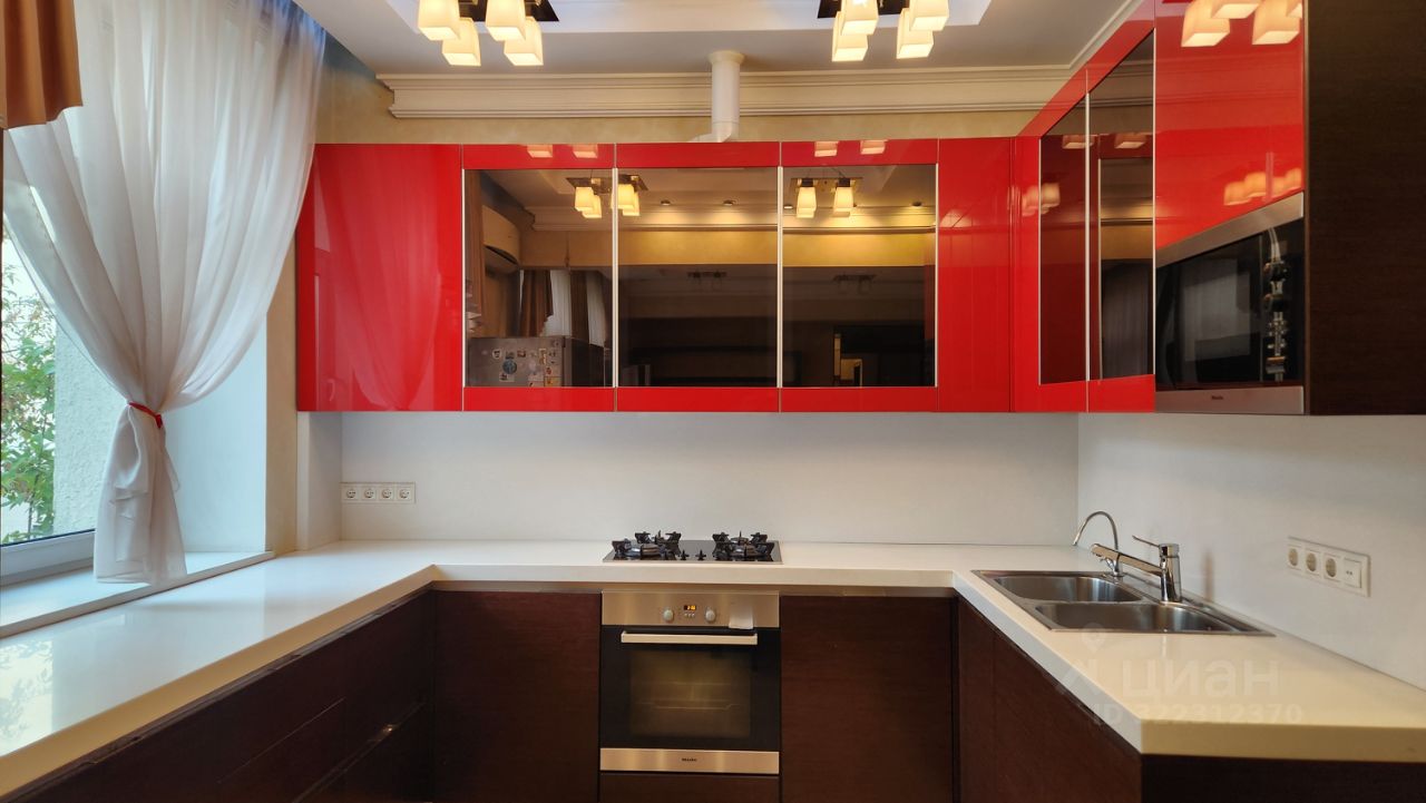 Продажа 5-комн квартиры на вторичном рынке Лазаревский переулок, 8