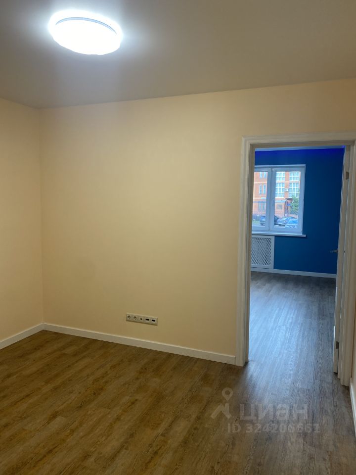 Аренда 3-комн квартиры на вторичном рынке Одинцово, улица Триумфальная, 12