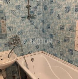 Продажа 3-комн квартиры на вторичном рынке ул Замшина,  д. 62