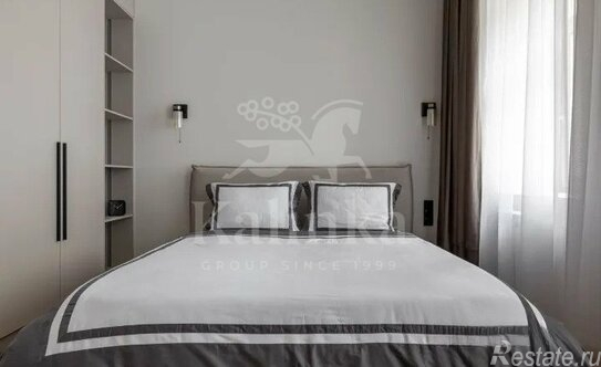 Продажа 2-комн квартиры на вторичном рынке Садовая-Каретная улица,  д. 8 с2