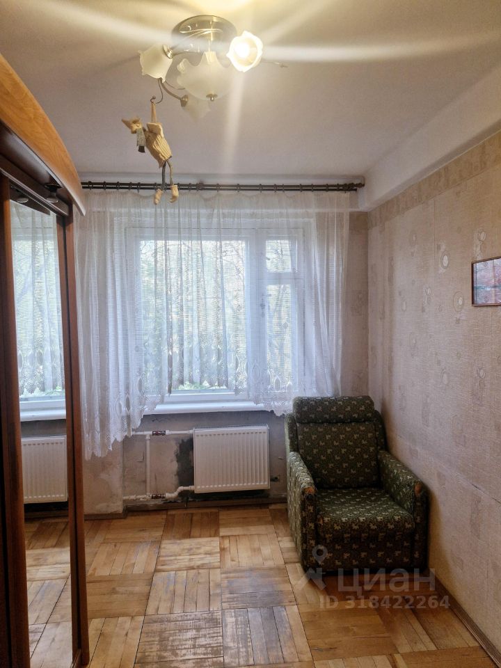 Продажа 4-комн квартиры на вторичном рынке улица Маршала Новикова, 11