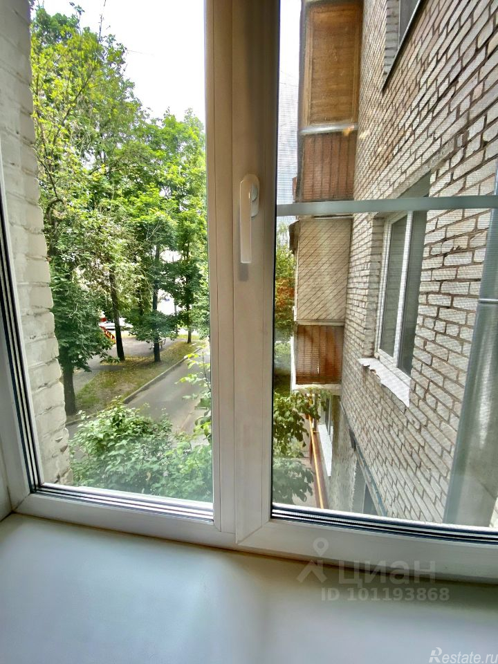 Продажа 2-комн квартиры на вторичном рынке ул Артамонова,  д. 13,  к. 1