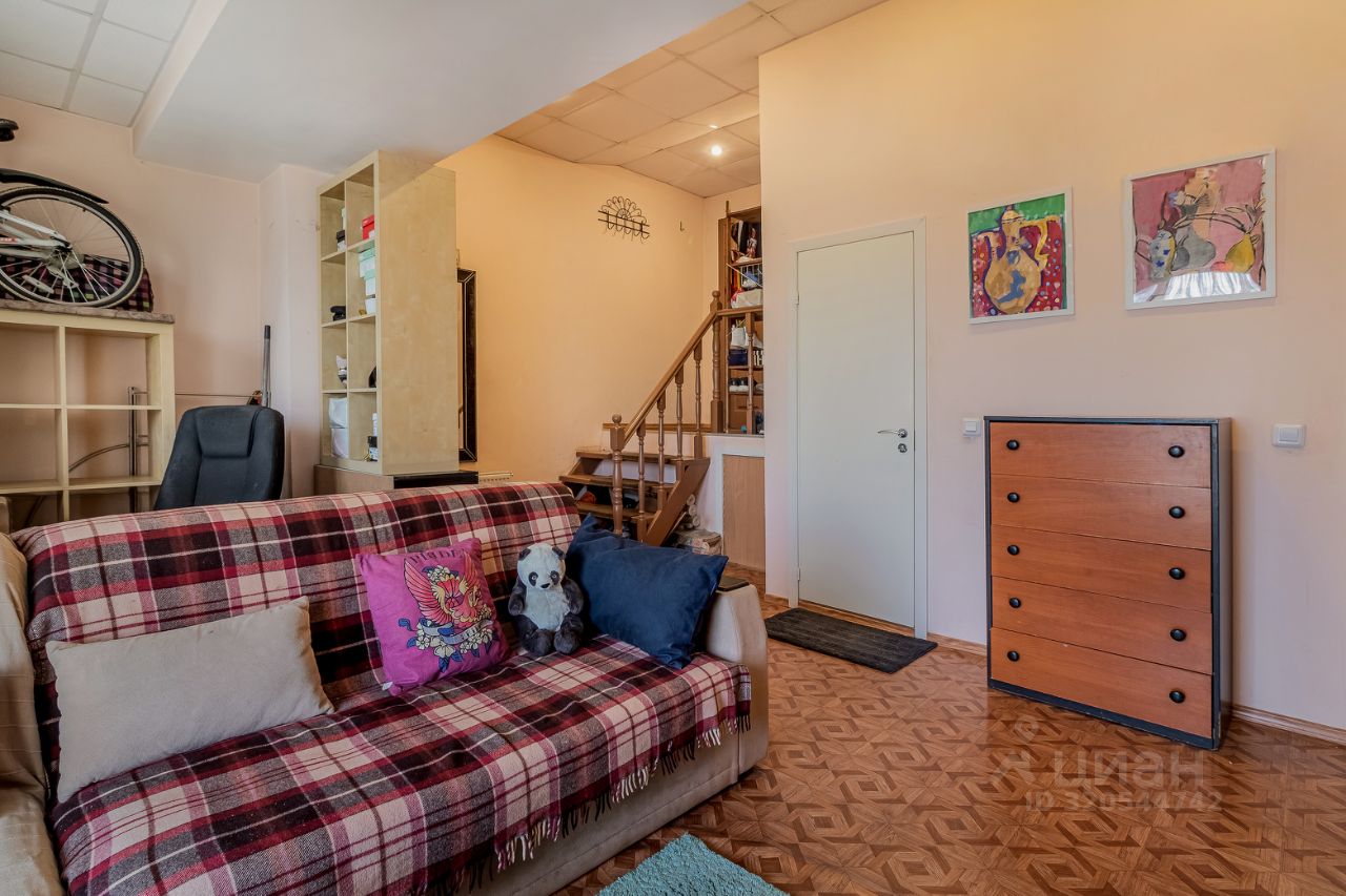 Продажа 2-комн квартиры на вторичном рынке Загребский бульвар, 19К1