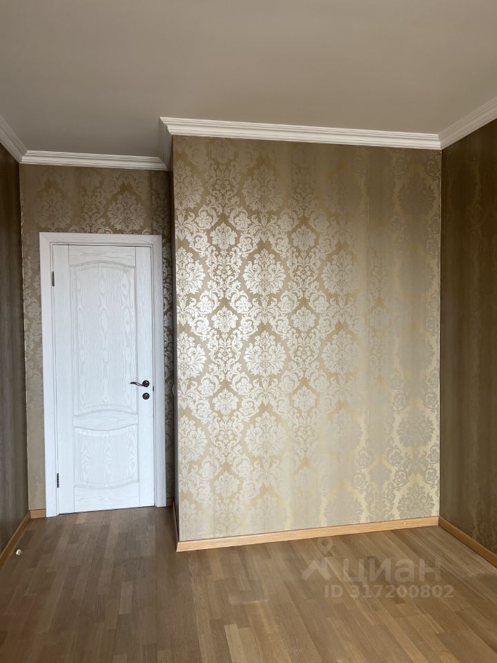 Продажа 3-комн квартиры на вторичном рынке Юбилейный мкр, улица Комитетская, 7