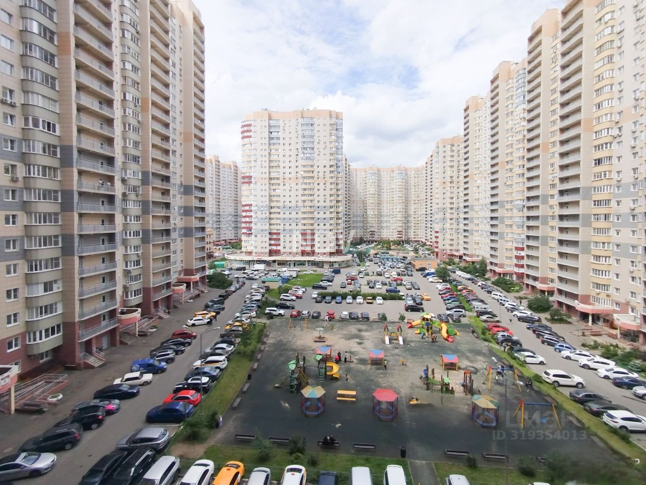 Продажа 3-комн квартиры на вторичном рынке Балашиха, улица Строителей, 1