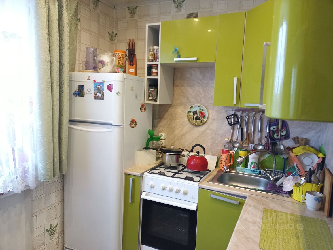 Продажа 2-комн квартиры на вторичном рынке Кириши, проспект Победы, 9