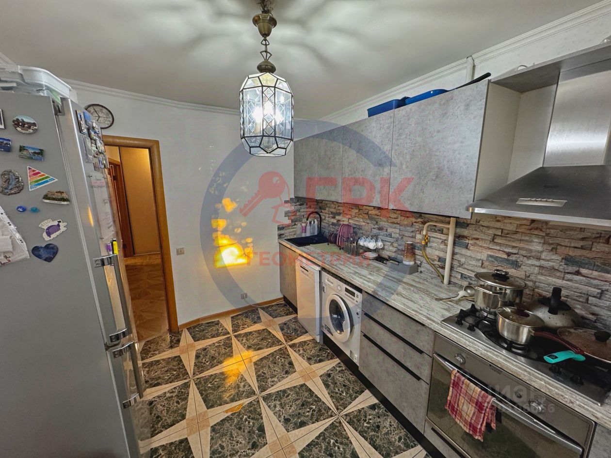 Продажа 3-комн квартиры на вторичном рынке Радужная улица, 5К1