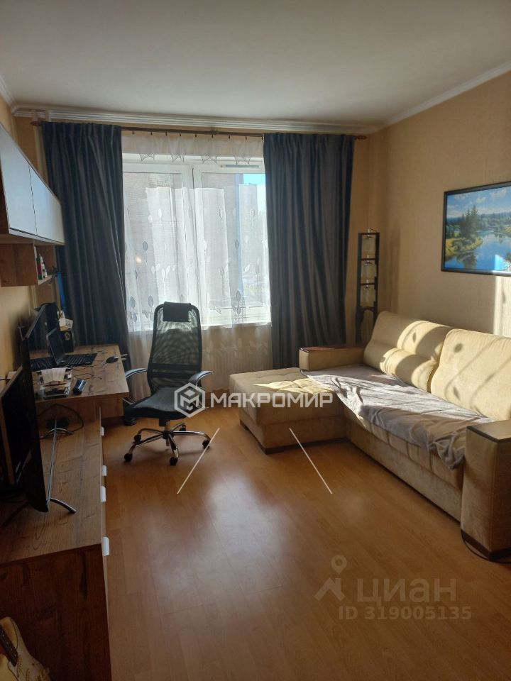 Продажа 2-комн квартиры на вторичном рынке проспект Непокоренных, 49к2