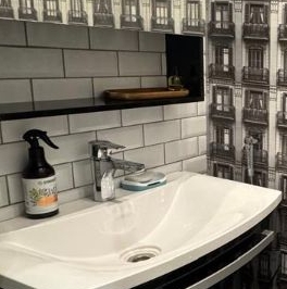 Продажа 3-комн квартиры на вторичном рынке 8-я Васильевского острова линия, 85