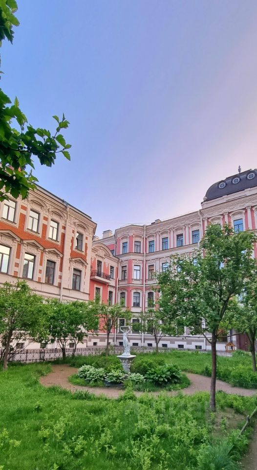 Продажа 6-комн квартиры на вторичном рынке Моховая улица, 27-29