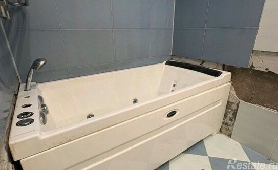 Продажа 4-комн квартиры на вторичном рынке ул Соловьиная Роща,  д. 8