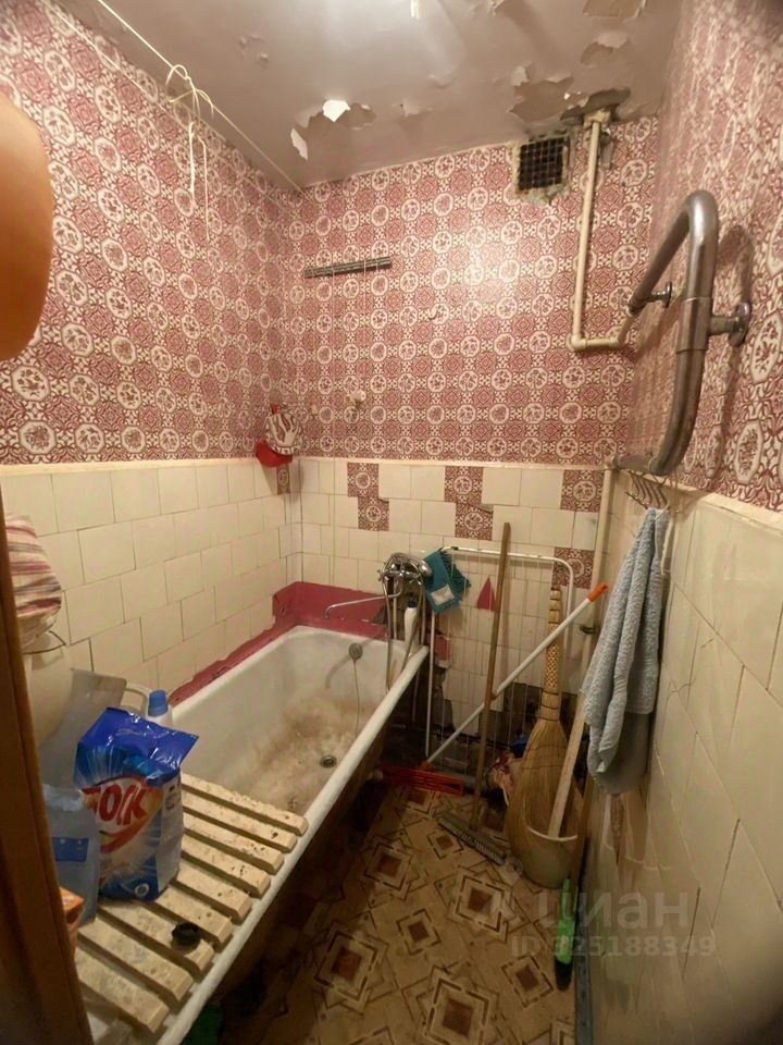 Продажа 2-комн квартиры на вторичном рынке Петергоф, Озерковая улица, 25