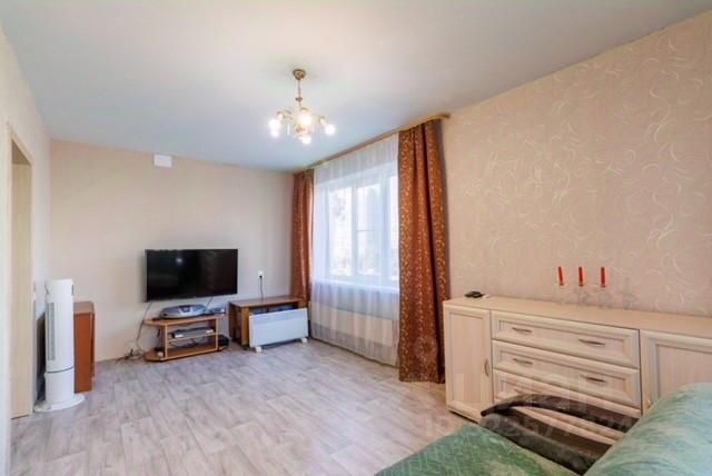 Продажа 3-комн квартиры на вторичном рынке Гатчина, улица Авиатриссы Зверевой, 13к2