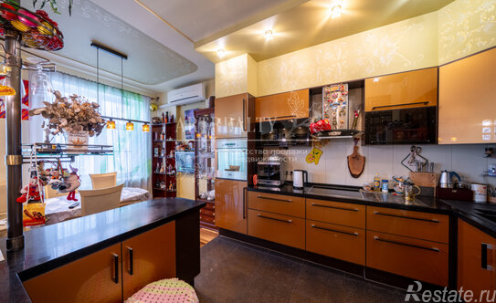 Аренда 3-комн квартиры на вторичном рынке Наличная улица,  д. 3