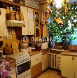 Продажа 2-комн квартиры на вторичном рынке Брянская улица