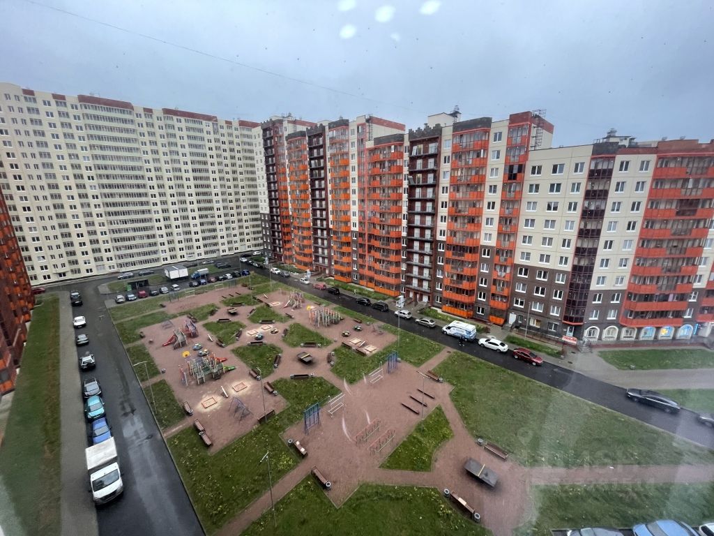 Аренда 3-комн квартиры на вторичном рынке Мурино, улица Шоссе в Лаврики, 78к3