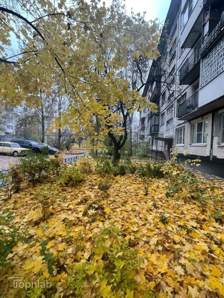 Продажа 2-комн квартиры на вторичном рынке Альпийский переулок, 19К1