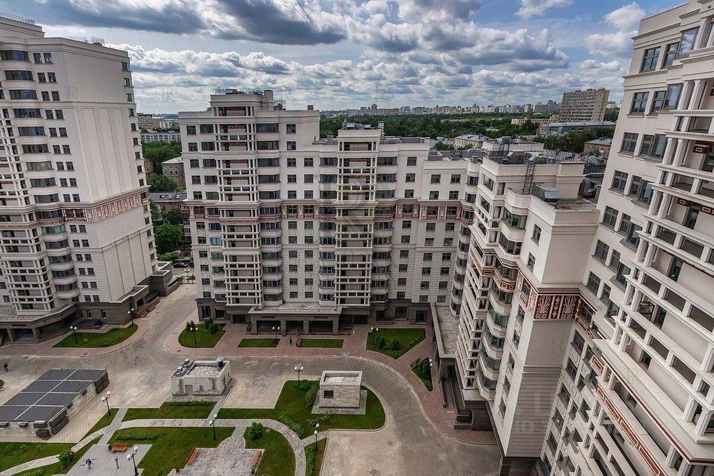 Продажа 4-комн квартиры на вторичном рынке улица Серпуховский Вал, 21к3
