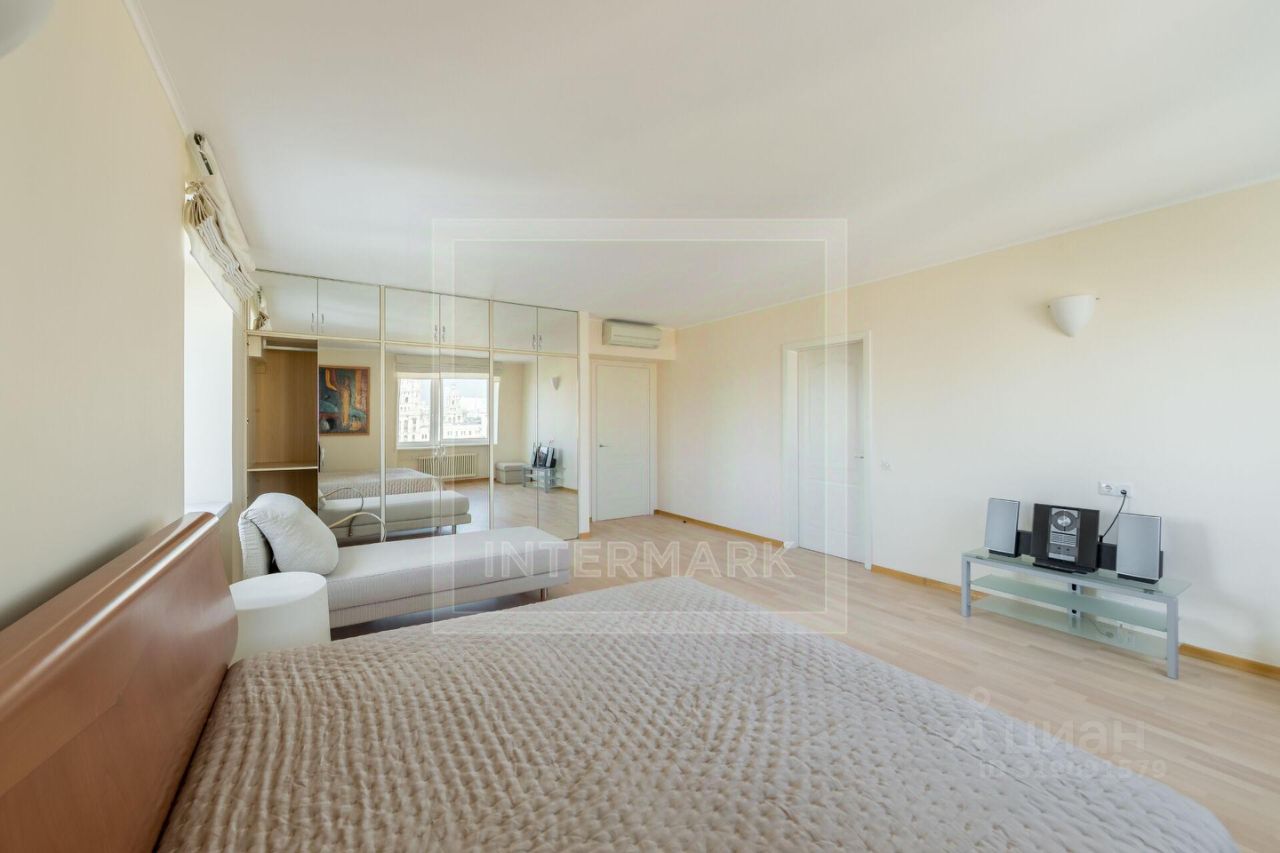 Аренда 3-комн квартиры на вторичном рынке Украинский бульвар, 5