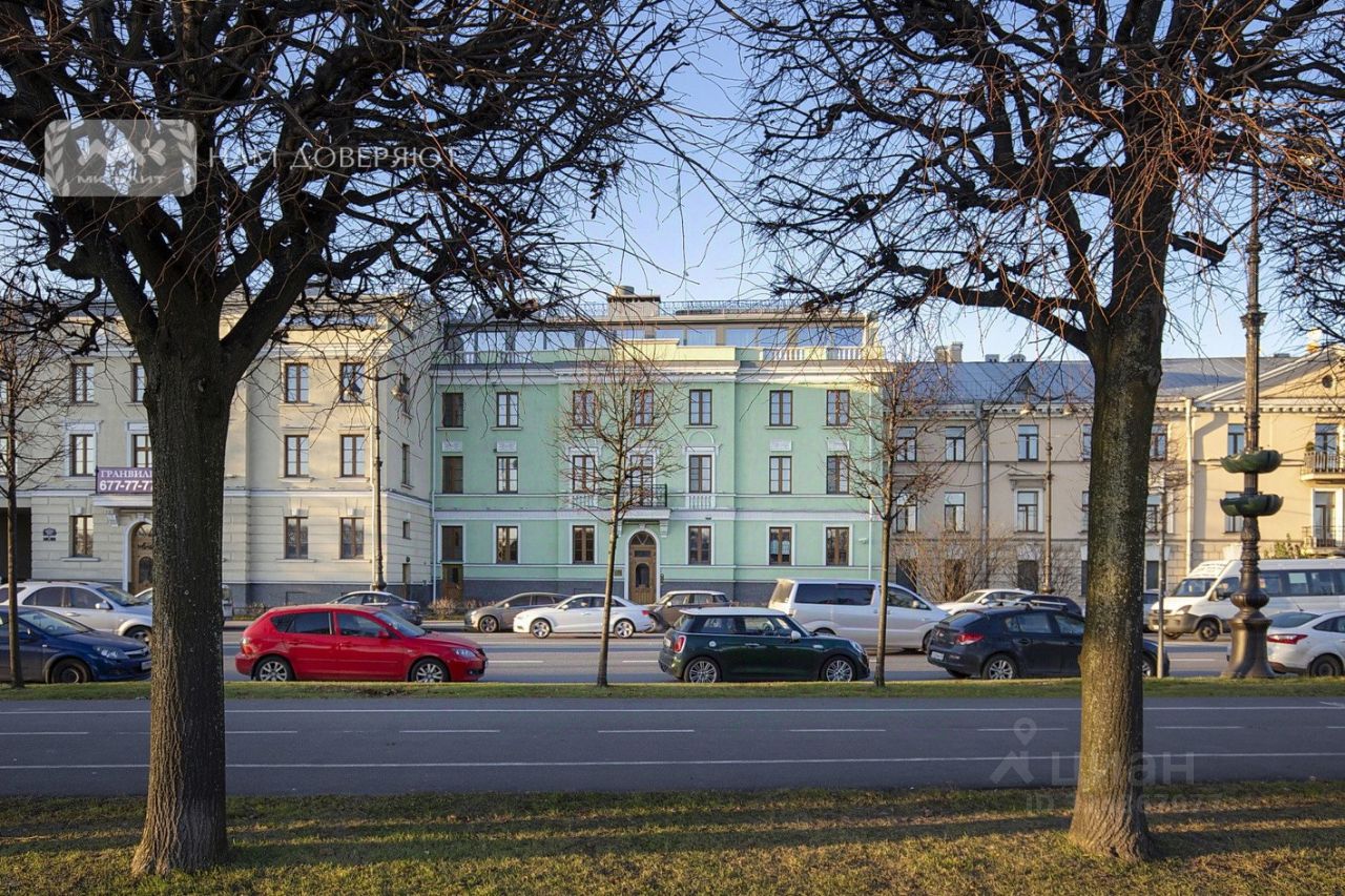 Продажа 3-комн квартиры на вторичном рынке набережная Лейтенанта Шмидта, 21