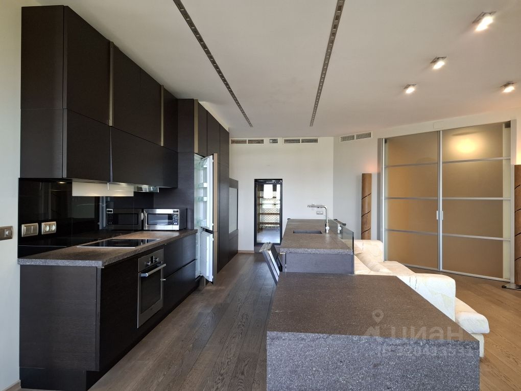 Продажа 4-комн квартиры на вторичном рынке Минская улица, 1ГК2