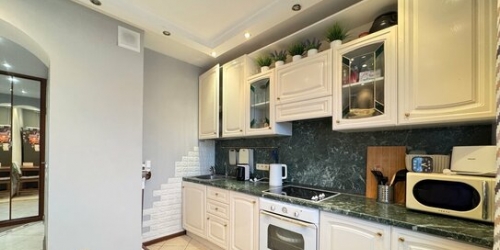 2-комн квартира улица Римского-Корсакова,  д. 1