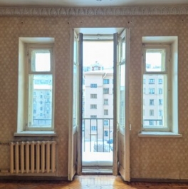 Продажа 2-комн квартиры на вторичном рынке Московский пр-кт,  д. 151а