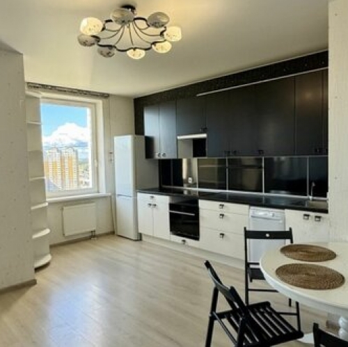 3-комн квартира проспект Королёва,  д. 65