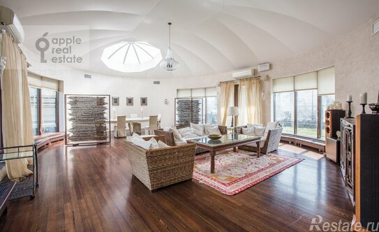 Продажа 5-комн квартиры на вторичном рынке Октябрьский переулок,  д. 5