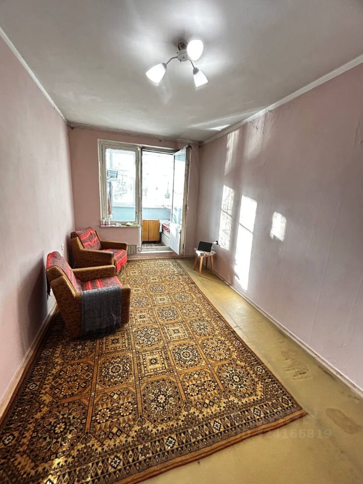 Продажа 3-комн квартиры на вторичном рынке улица Сталеваров, 4К2