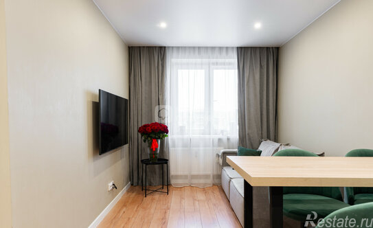 Продажа 2-комн квартиры на вторичном рынке Заречная улица,  д. 40 к1